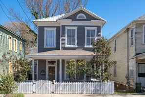 Exterior - Charming 3-bedroom house in Historic District Wilmington (Wilmington)