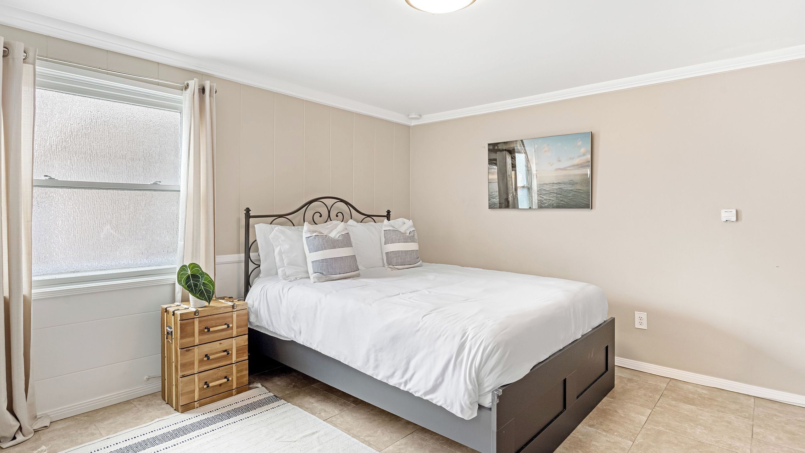 Apartment, 2 Bedrooms | Laptop workspace, iron/ironing board, free WiFi