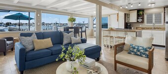 The Edgewater Condos by AvantStay Waterfront Views and Short Walk to Beach