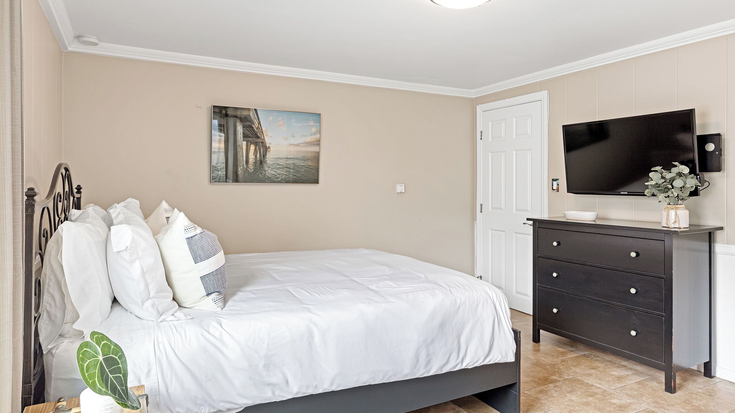 Apartment, 2 Bedrooms (2 Bedroom Suite) | Laptop workspace, iron/ironing board, free WiFi