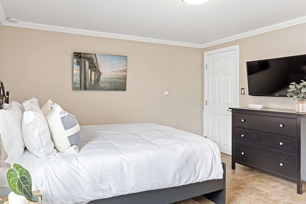 2 Bedroom Suite | 筆電工作空間、熨斗/熨衣板、免費無線上網