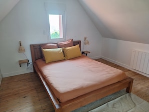 2 bedrooms, travel crib, WiFi, bed sheets - Gîte la belle vue Close to superb walks (Long)