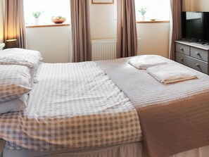 3 bedrooms, free WiFi, bed sheets