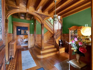 Interior - Old Library Inn - Jane Austen Room (Olean)
