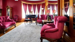 Unclassified image, 2 of 24, button - Romantic Victorian Retreat - Jane Austen Room! (Olean)