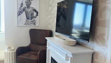 Smart TV y chimenea