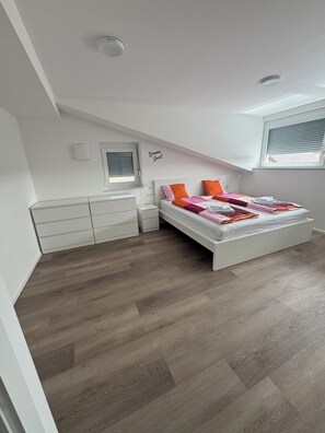 3 bedrooms, WiFi, bed sheets