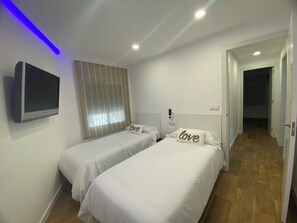 2 bedrooms, iron/ironing board, WiFi, bed sheets - Bright apartment with sea views Salou-La Pineda - Tarragona! (Platja de la Pineda)