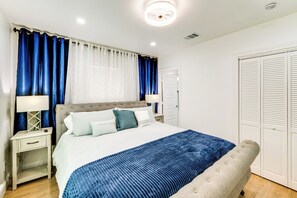 3 chambres, fer et planche à repasser, Wi-Fi, draps fournis