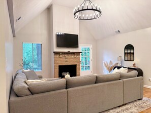 Smart TV, fireplace, stereo