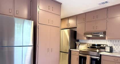 CHAPEL HAVEN \\ 6 Bedrooms \\ 4 Bathroom \\ 8 Beds \\ 2-Unit Home \\ 2 Kitchens