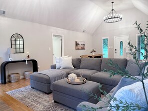 Smart TV, fireplace, stereo