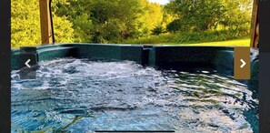 Bain à remous extérieur