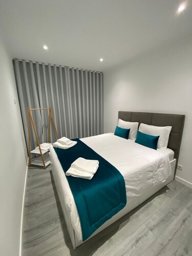 White house apartments