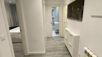 2 bedrooms, iron/ironing board, internet, bed sheets