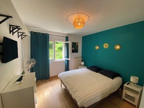 2 bedrooms, iron/ironing board, WiFi, bed sheets - 2 bedroom apartment Vals les bains with balcony 5 minutes from the thermal baths (Vals-les-Bains)