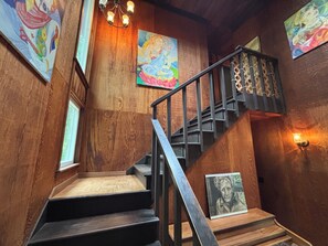 Interior - Woodland Retreat with River Access – Spacious 5-Bedroom Home in Potter Valley (Potter Valley)