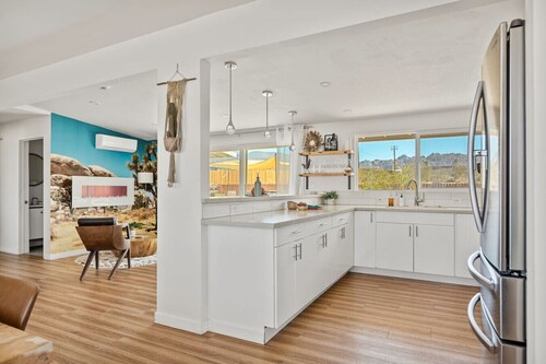 Bighorn Winter Oasis + Hot Tub + Foosball + Firepit