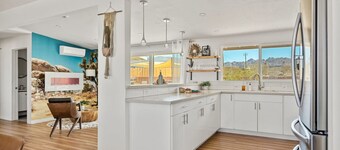 Bighorn Winter Oasis + Hot Tub + Foosball + Firepit