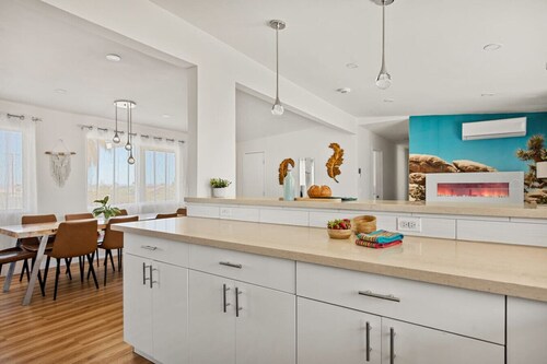 Bighorn Winter Oasis + Hot Tub + Foosball + Firepit