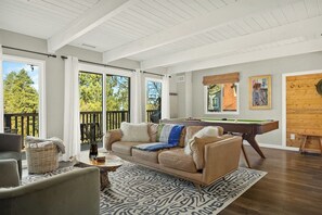 TV, fireplace, video games