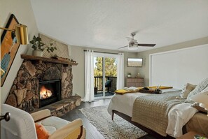 2 bedrooms, desk, iron/ironing board, travel cot