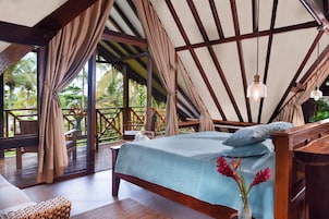 In-room safe, free WiFi, bed sheets