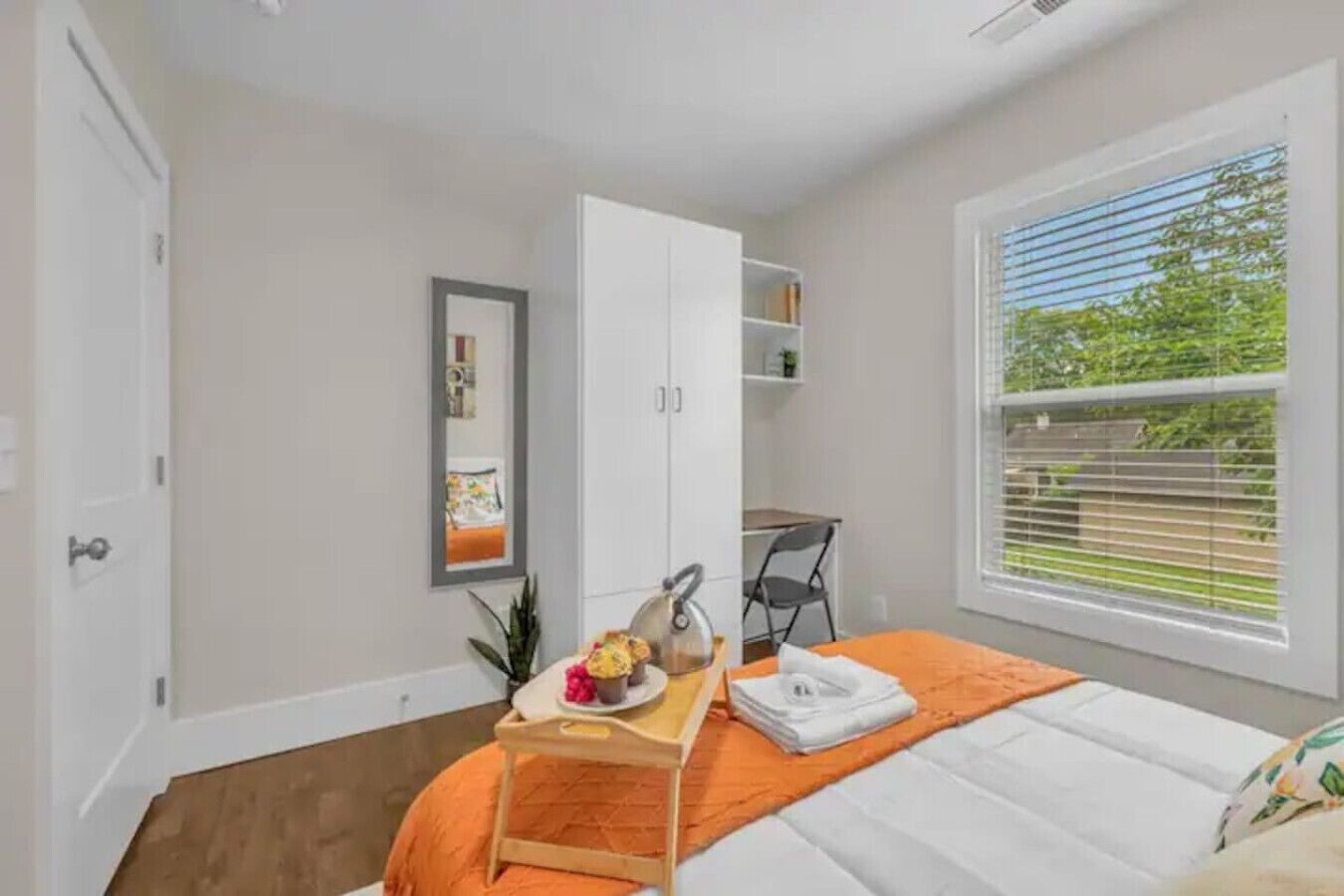 2 bedrooms, desk, iron/ironing board, free WiFi