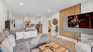 Smart-TV, Tischtennisplatte