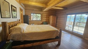 4 sovrum, skrivbord, gratis wi-fi och sängkläder