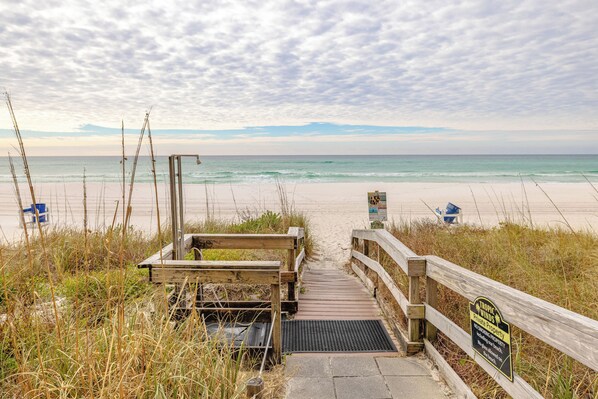 Am Strand, Liegestühle, Strandtücher
