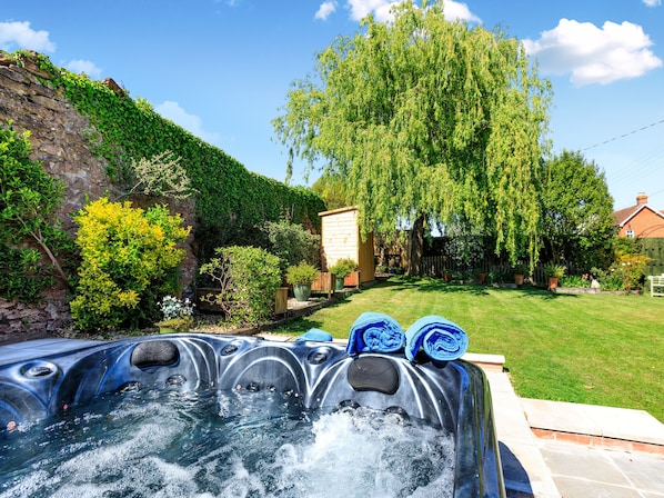 Bain à remous extérieur