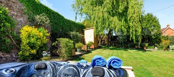 2 bedroom accommodation in Taunton