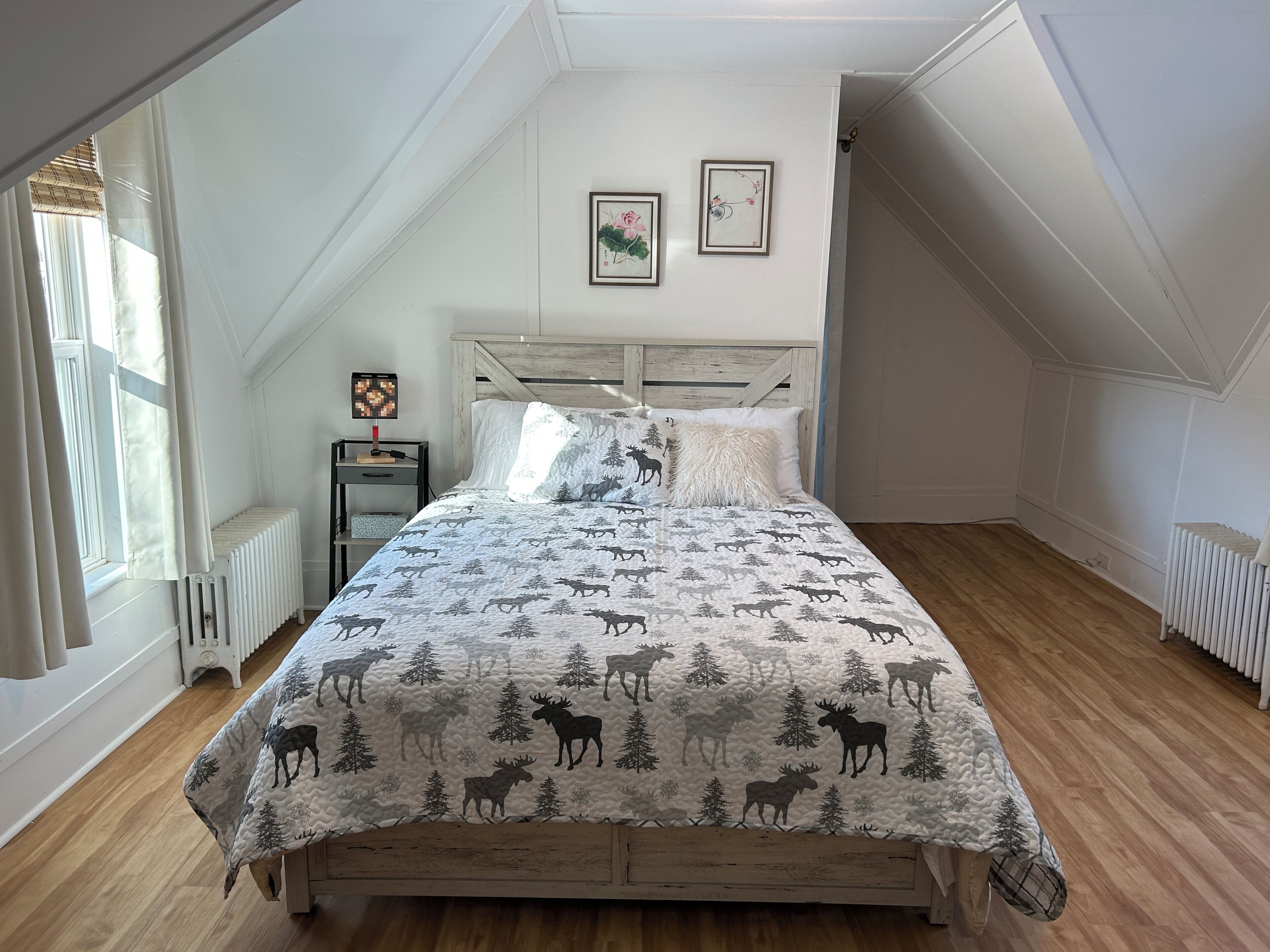 4 多间卧室、办公桌、熨斗/熨衣板、旅行婴儿床