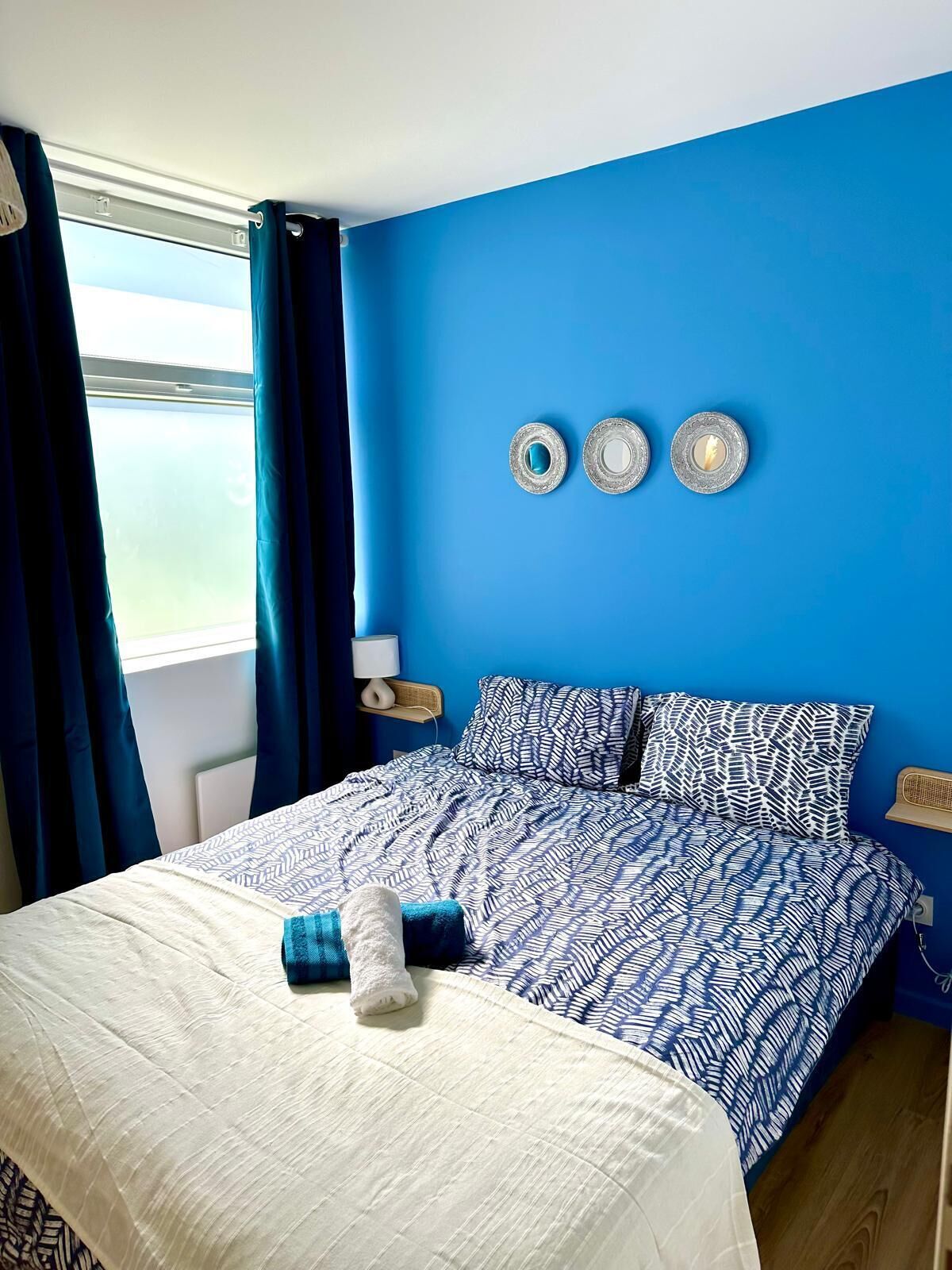 2 chambres, fer et planche à repasser, Wi-Fi gratuit, draps fournis