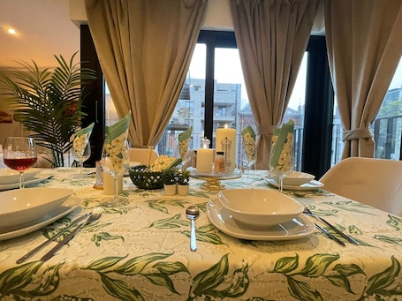 Executive Apartment | Dining room