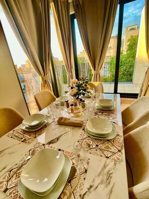 Deluxe Apartment, City View | Dining room - One Lux Stay near Antwerp Central (Antwerp)