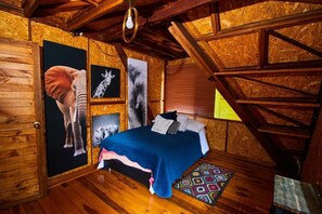 4 habitaciones, tabla de planchar con plancha, wifi y ropa de cama 