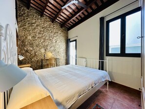 2 bedrooms, Internet