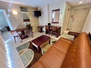 1 chambre, fer et planche à repasser, Wi-Fi, draps fournis