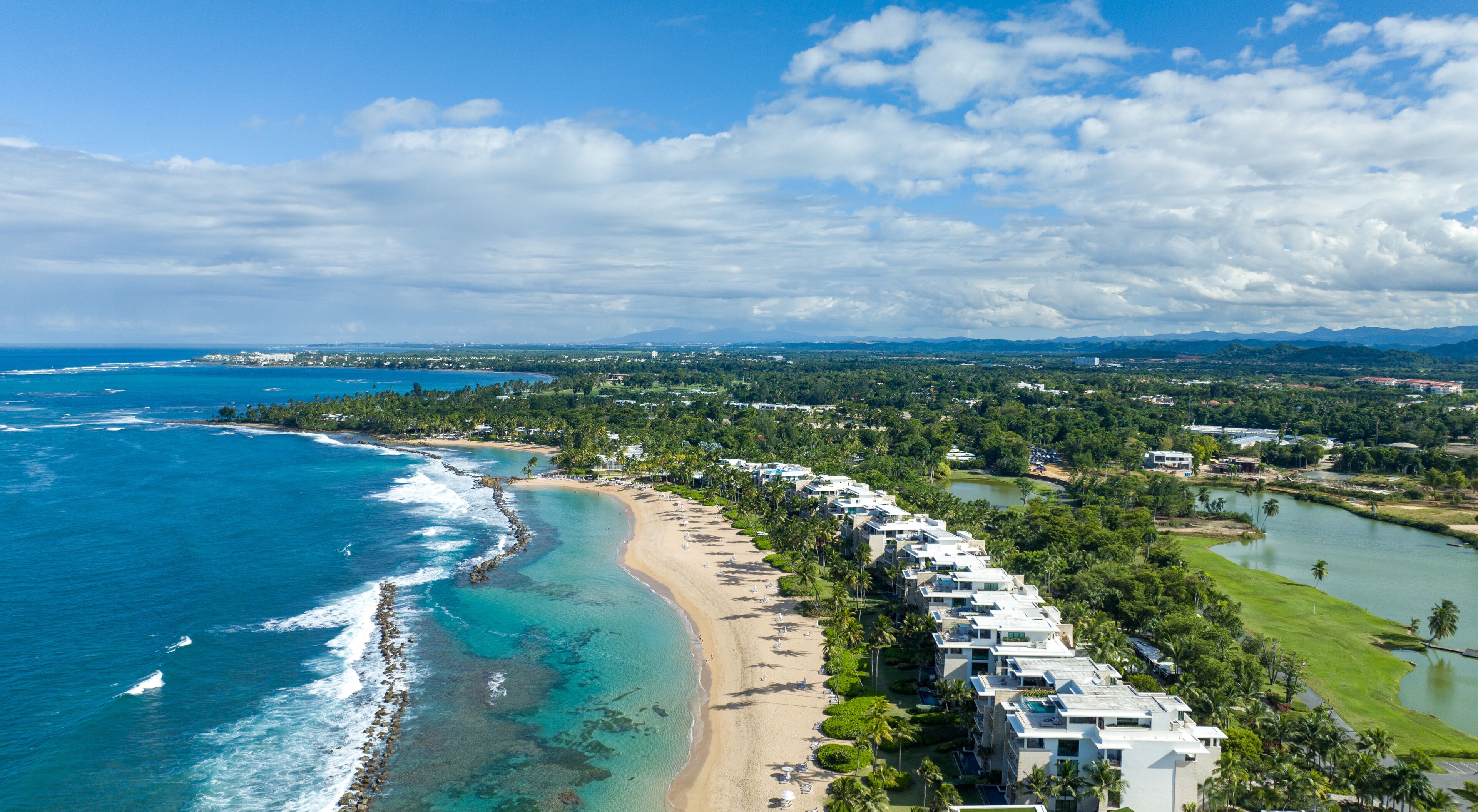 Beach nearby, sun-loungers, beach towels