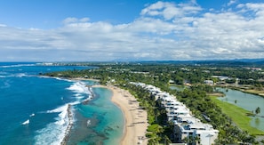 Beach nearby, sun-loungers, beach towels