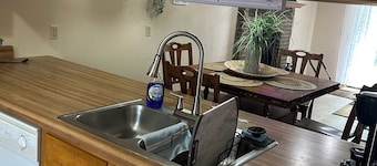 Nurses Heaven
2-bedroom townhome in charming Daleville with WiFi, AC. Come over