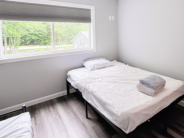 3 chambres, fer et planche à repasser, accès au Wi-Fi (inclus)