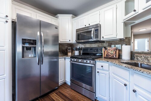 The Velvet Spoke - Perfect for Groups and Families - Pet Friendly - Sleeps 10