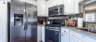 The Velvet Spoke - Perfect for Groups and Families - Pet Friendly - Sleeps 10