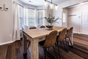 Dining - The Velvet Spoke - Perfect for Groups and Families - Pet Friendly - Sleeps 10 (Bentonville)