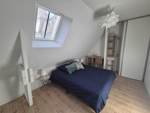 3 habitaciones, tabla de planchar con plancha y wifi gratis 