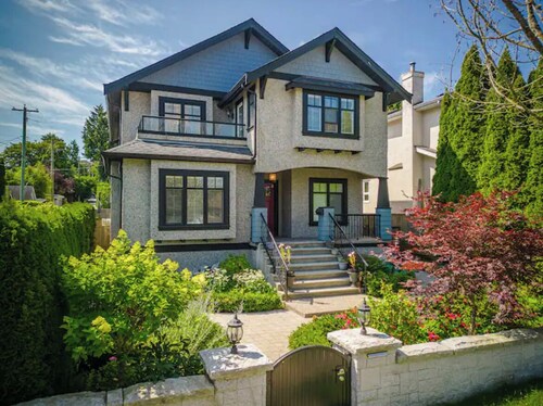 Spacious 5-bedroom house in fabulous Vancouver, Sleeps 9+1
