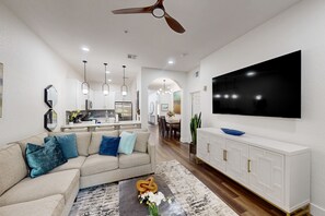 TV, pebolim, mesa de pingue-pongue